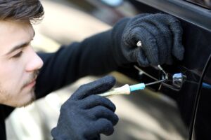 Read more about the article 5 Emergency Situations That Require Auto Locksmith Services
