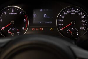 Read more about the article Understanding Your Car’s Dashboard Warning Lights: A Complete Emergency Guide