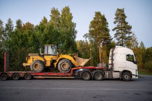 Read more about the article Oversize Load Transport: What You Need to Know Before Moving Heavy Equipment